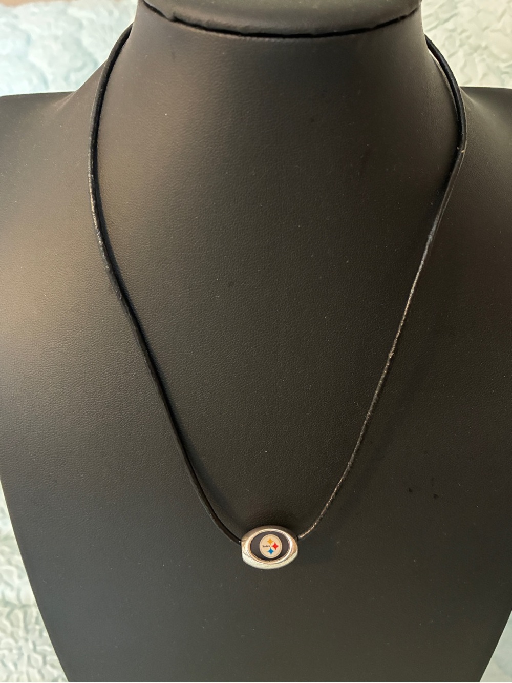 Pittsburgh Steelers AVON Bead Necklace - Picture 5 of 6
